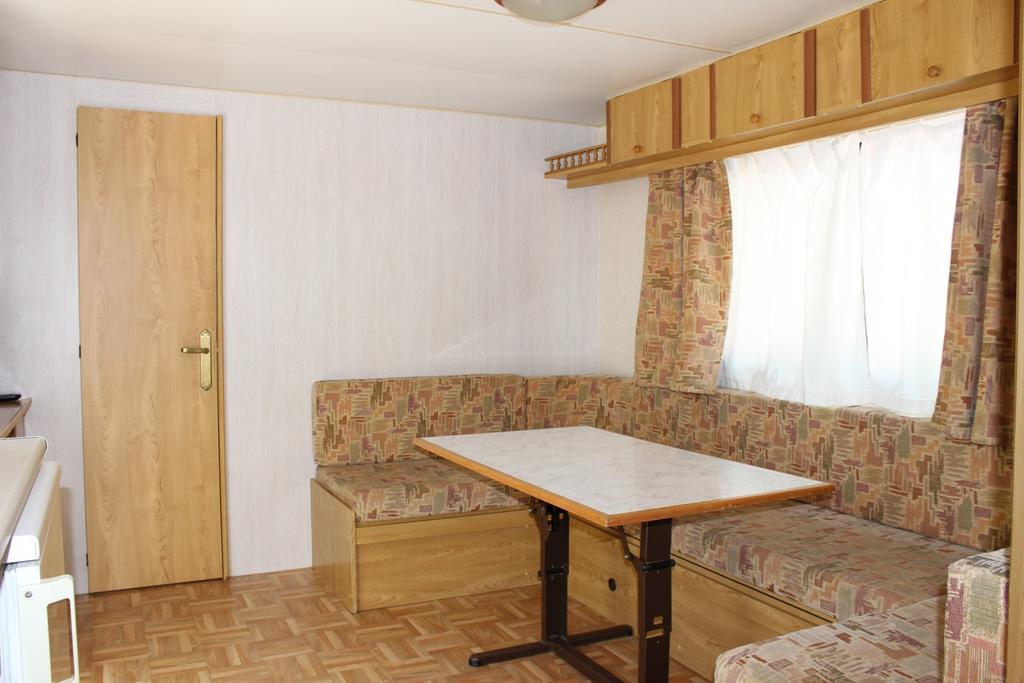 Bungalows Pena Montanesa Aínsa Стая снимка