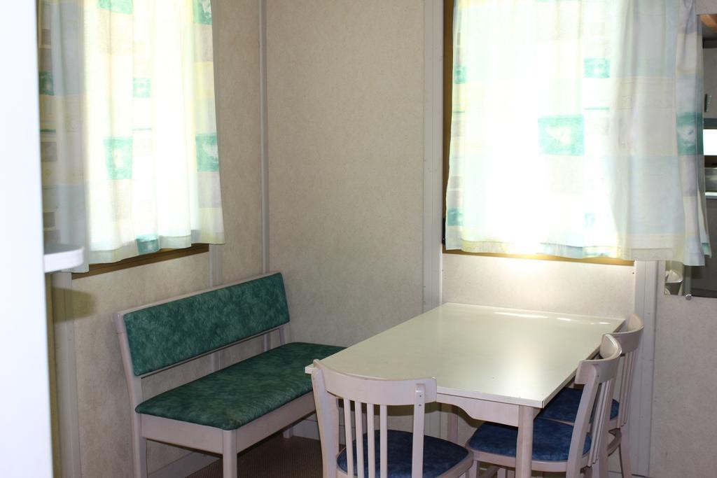 Bungalows Pena Montanesa Aínsa Стая снимка
